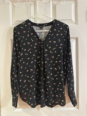 Ann Taylor Black Floral V-Neck Long Sleeve Blouse with Pink Accents